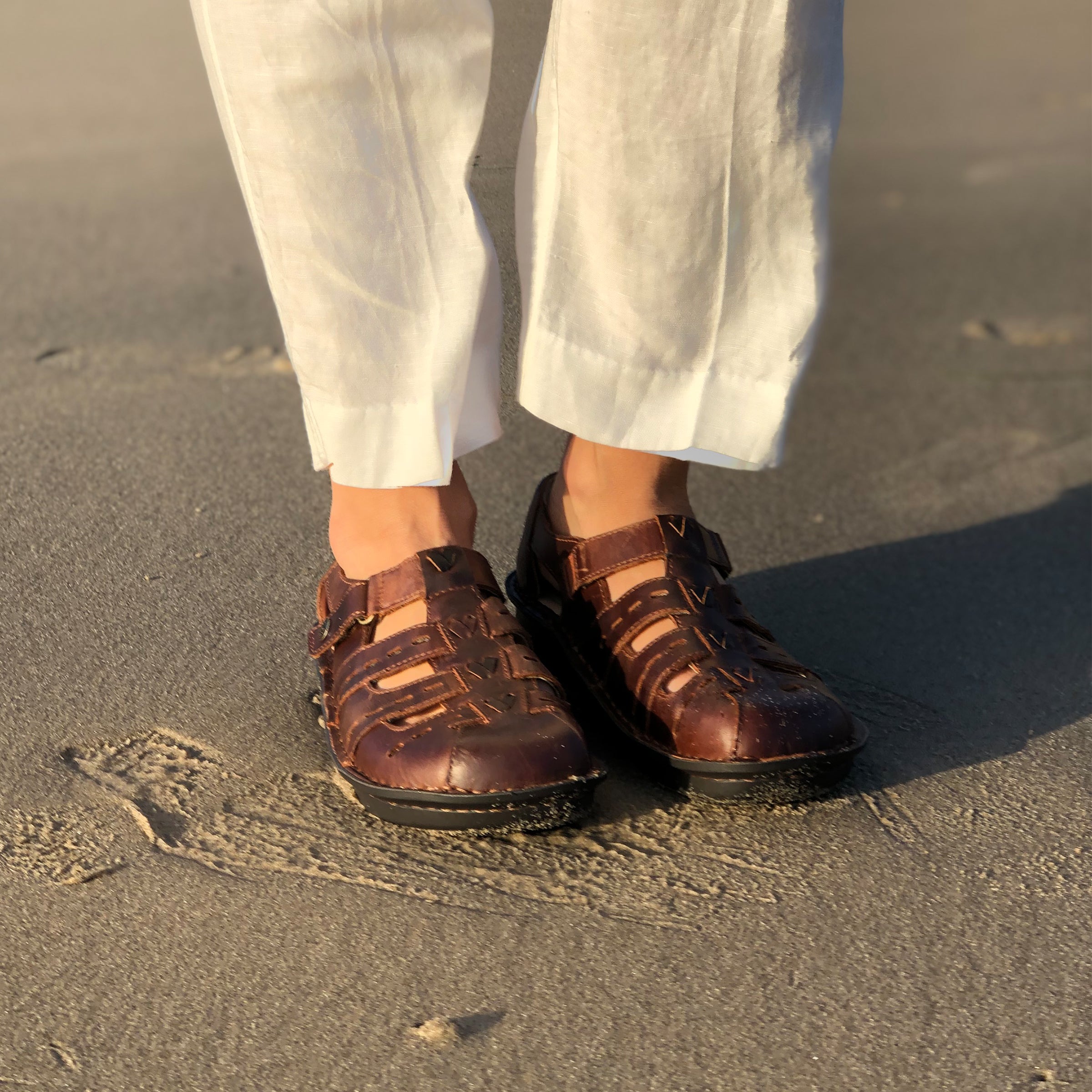 Brown tawny sandal - Pesca.