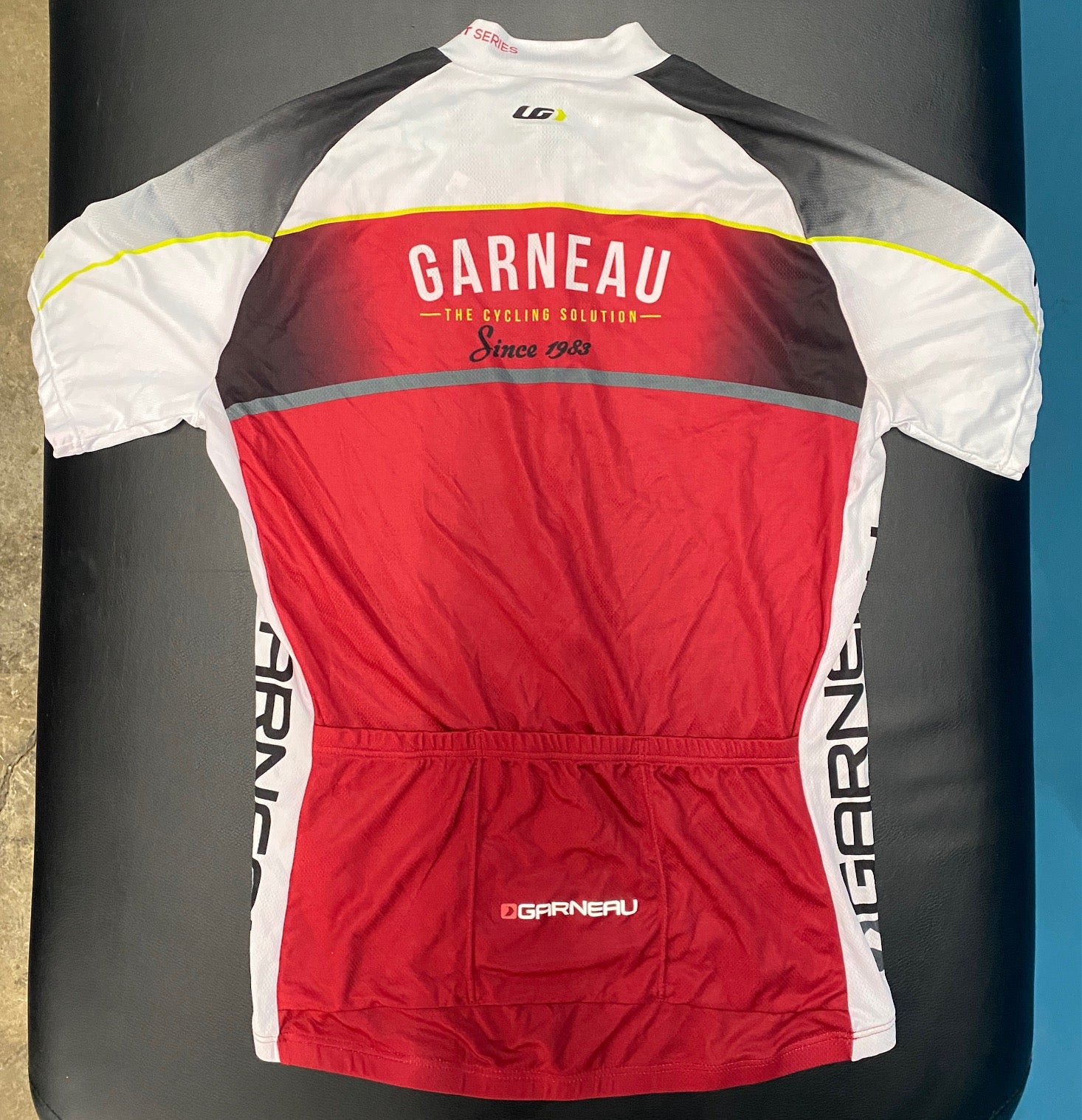 Louis Garneau Limited Jersey in Retro Style for Men, Size Medium, Red