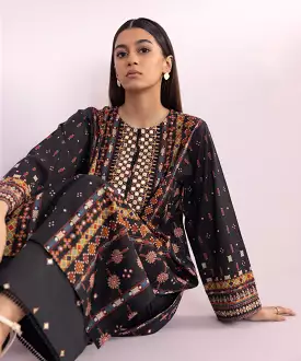 Result: Stylish Lawn Shirt with Exquisite Embroidery