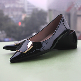 women's black pumps